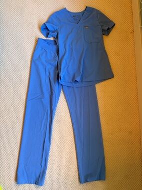 Figs Livingston pants small tall and XS Catarina in Ceil Blue